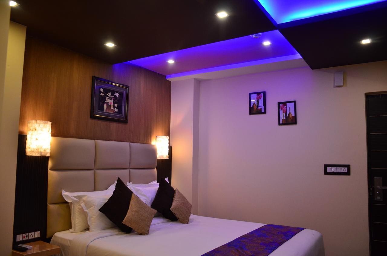 Dolphin Chocolate Inn Chandannagar Exterior foto